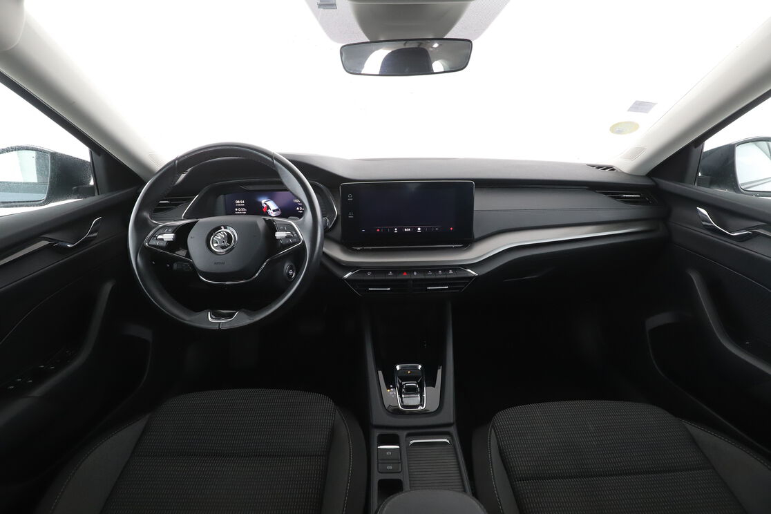 Skoda Octavia Combi 2.0 TDI SCR Business DSG7 — photo 11