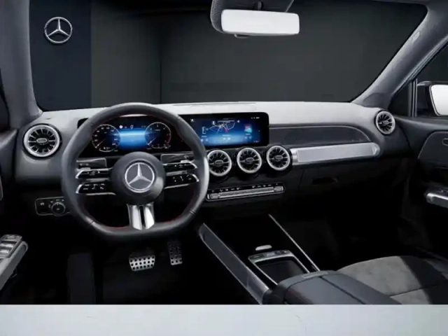 Mercedes Glb 200 d amg line — photo 11