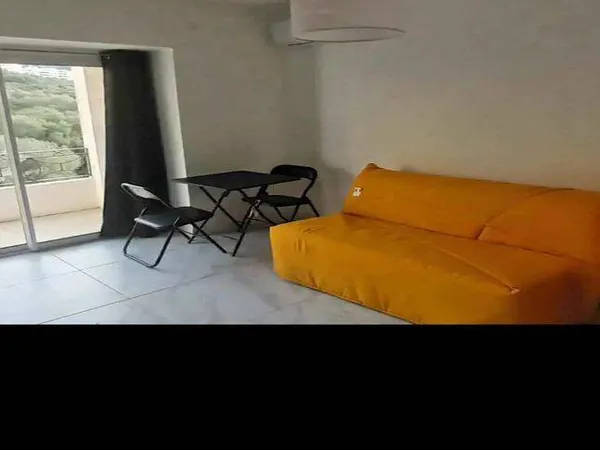 Studio 1 pièce 17 m²