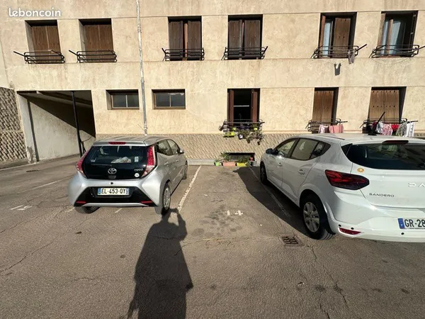 Place de parking privatif