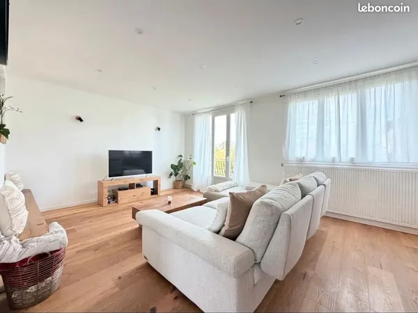 Maison rénovée 5 chambres avec logement indépendant et jardin