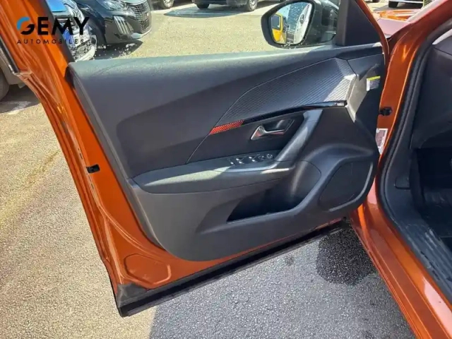 Peugeot 2008 electrique 136 ch — photo 12