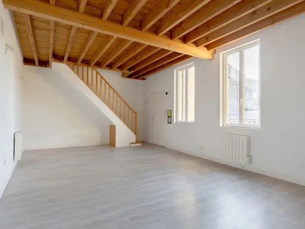 BORDEAUX, STE-CROIX - APPARTEMENT T3 DUPLEX
