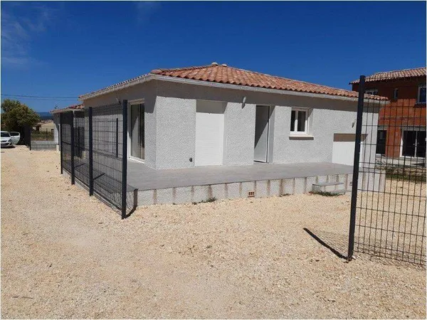 Maison de plain-pied 4 pièces 82 m²