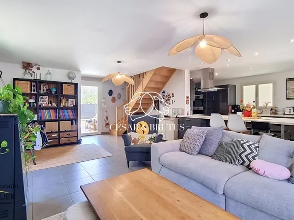 Vends maison récente - 131 m² - 6 pièces, 5 chambres - Arnas 69400