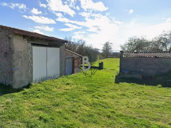 Parking/box 3 pièces 110 m²