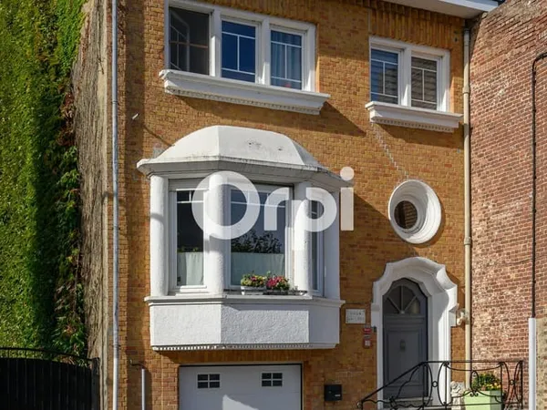 Maison 6 pièces 198 m²