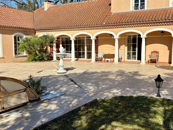 Maison 6 pièces 237 m²