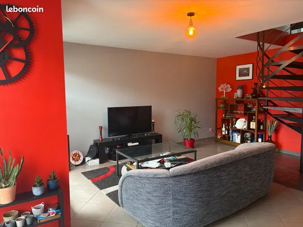 Duplex T4 moderne de 98 m² en dernier étage avec terrasse sans vis-à-vis