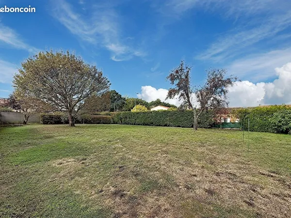 Terrain 560 m² LA SALVETAT SAINT GILLES