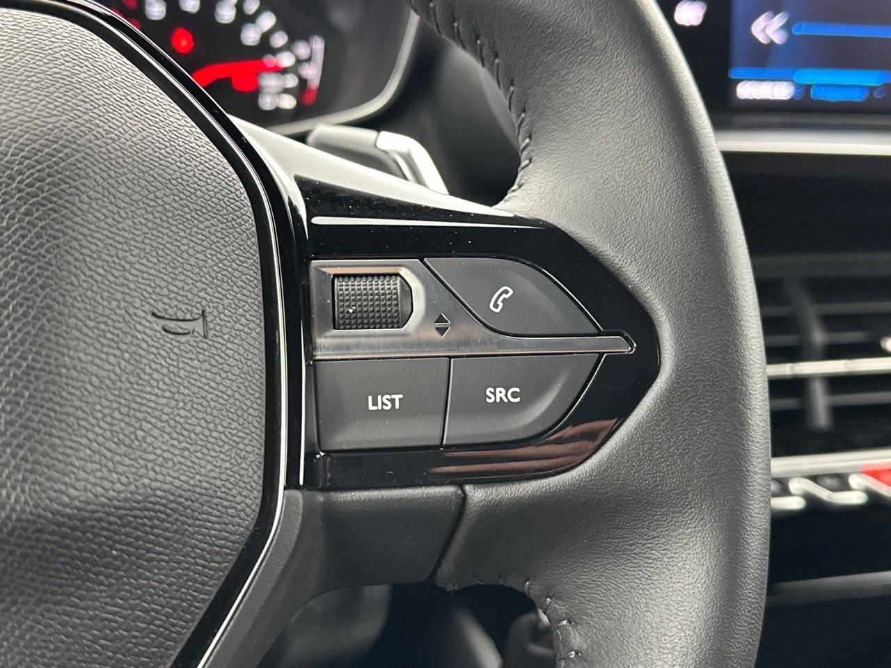 Peugeot 2008 puretech 130 s&s eat8 style — photo 19