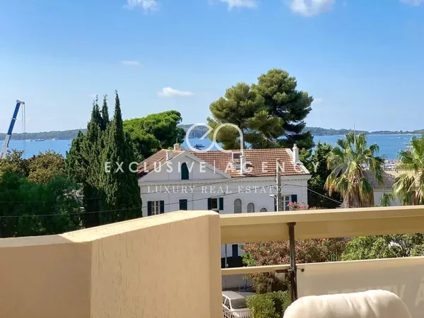 Cannes Palm Beach 4 pièces 101m² habitable rénové avec parc, piscine