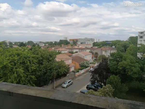 Pessac Campus - T2 50 m², dernier étage, double balcon + parking