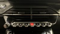 Peugeot 2008 1.2 PureTech 130ch S&S Allure EAT8 — photo 26