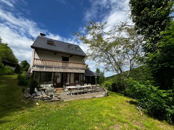 Maison 11 pièces 250 m²