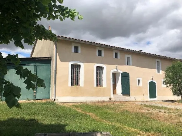 CORPS DE FERME MITOYEN SUR 5580 M2 DE TERRAIN