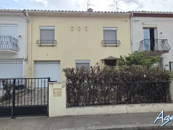 Maison de ville Saint Assiscle avec 4 chambres, garage et jardin