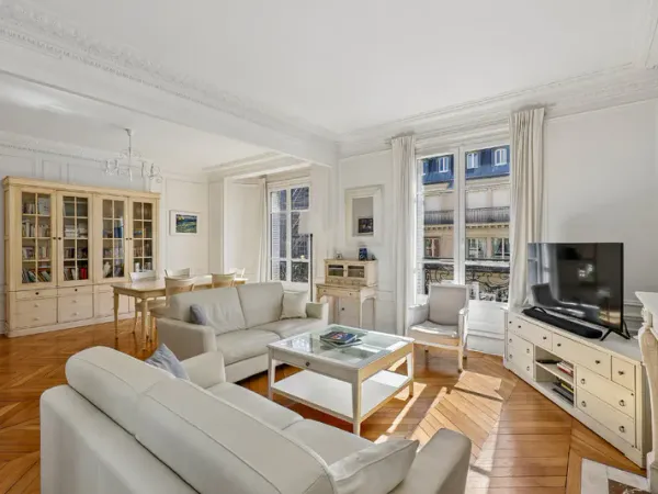 Paris 16e - Jasmin | Appartement familial rénové en étage élevé avec balcons