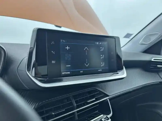 Peugeot 2008 puretech 130 s&amp;s eat8 — photo 20