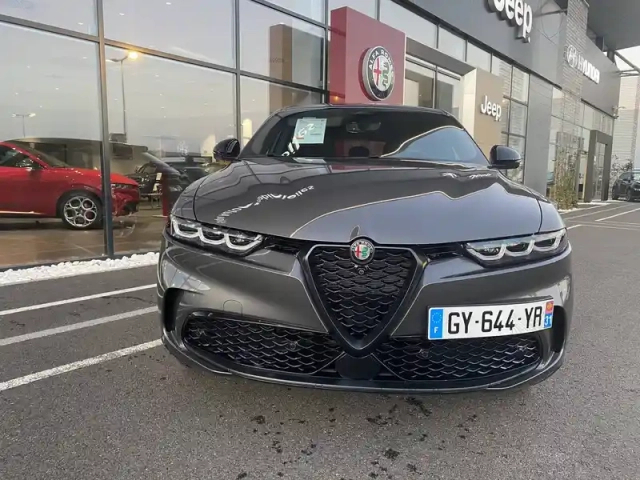 Alfa Romeo Tonale 1.3 hybride rechargeable phev 280ch at6 e-q4 — photo 2
