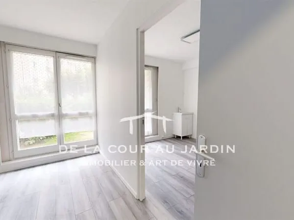 Montigny-le-Bretonneux 104 m² en rez-de-chaussée à réinventer :