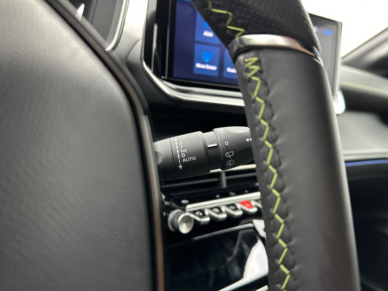 Peugeot 208 hybrid 145 ch e-dcs6 gt — photo 19