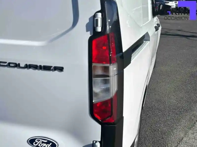 Ford Transit courier fgn 1.0 ecoboost 100 bvm6 — photo 19