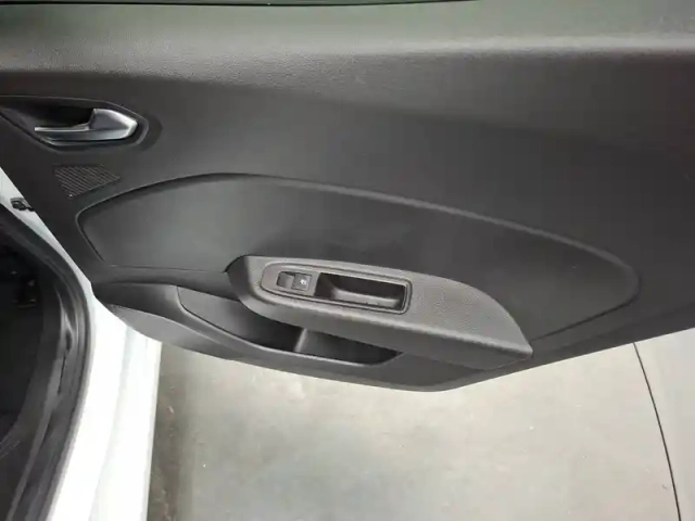 Renault Clio blue dci 100 — photo 22