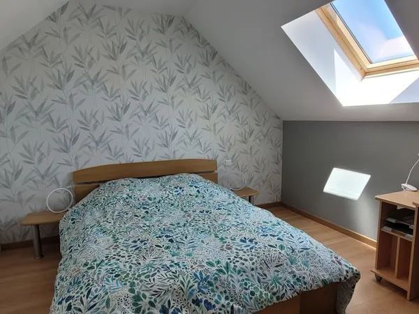 🏠 Chambre Meublée avec Espaces Communs Partagés