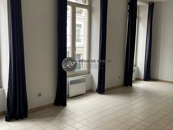 APPARTEMENT T2 - COURS TOLSTOI