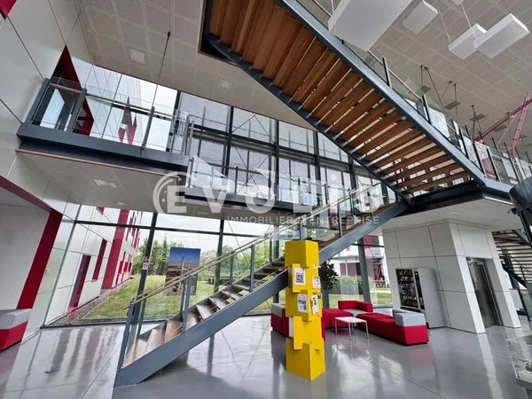 Bureau 1458 m²