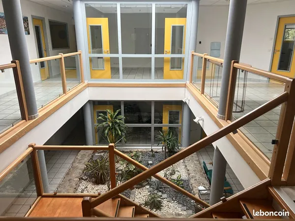 Bureaux 484 m² SAINT MAURICE L EXIL