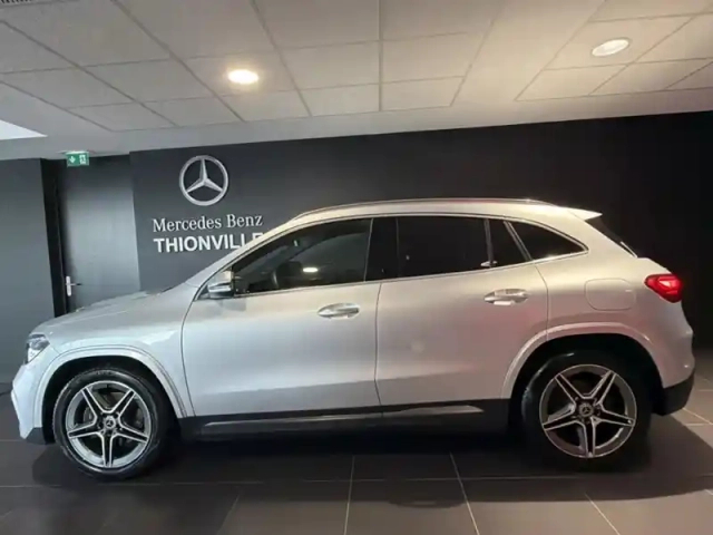 Mercedes Gla 200 d amg line — photo 24
