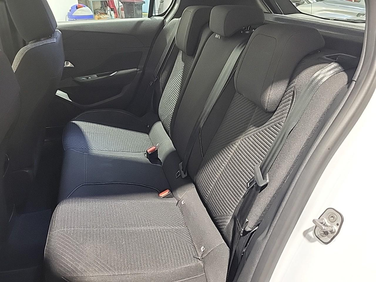 Peugeot 308 bluehdi 130ch s&s eat8 active pack — photo 13