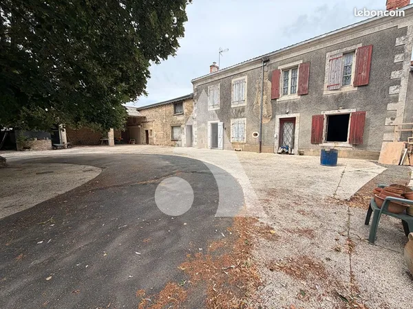 Maison 11 pièces 443 m²