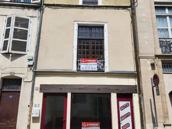 Local commercial 192 m²