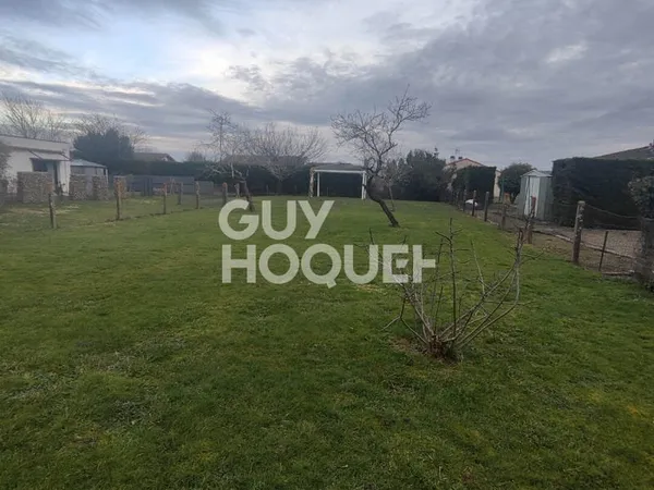 Terrain constructible de 876 m2 à Grenade sur Adour