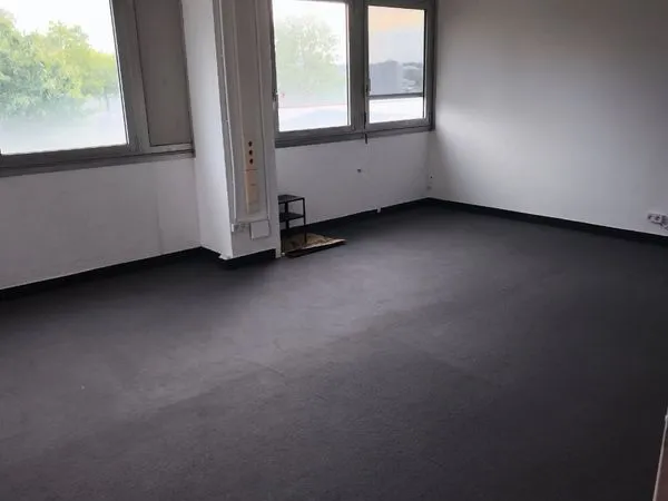 Bureau 27m2 cesson