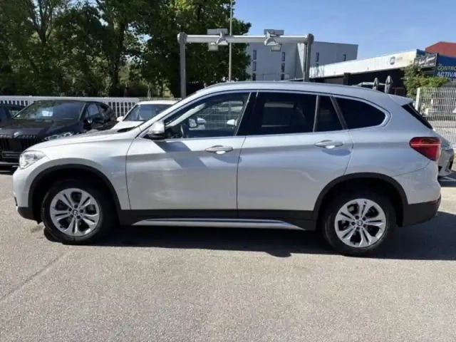 Bmw X1 sdrive20ia 192ch xline dkg7 — photo 3