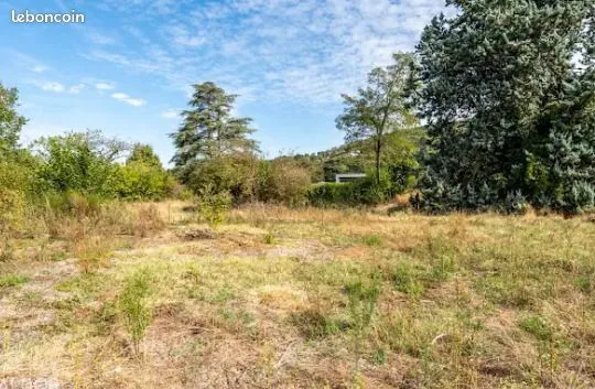 Terrain 600 m² Leognan