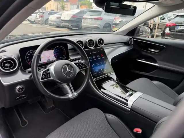 Mercedes Classe C c 220 d berline  avantgarde li — photo 32