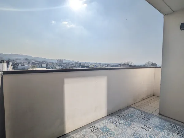 Nanterre · Plateau Mont-Valérien  4 pièces 82 m2 · Dernier étage · Vue dégagée
