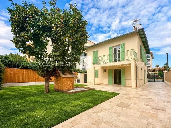 EXCLUSIVITÉ- VILLA RENOVEE 6 PIECES NICE A VENDRE