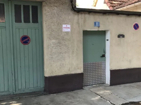 Maison avec e terrasse et garage et parking 2 places Avignon