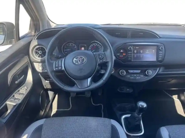 Toyota Yaris 110 vvt-i design y20 5p my19 — photo 12