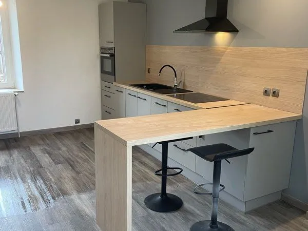Loue T2 Domerat centre bourg