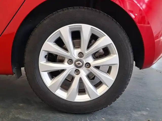 Renault Clio tce 130 edc fap — photo 10