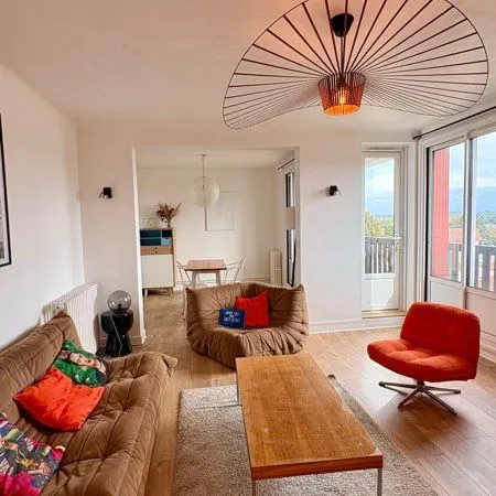 Bel appartement lumineux vue Pyrénées
