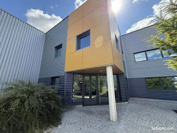 Local 600 m² Troyes