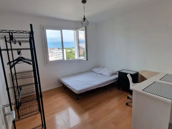 Chambre meublée colocation féminine Esplanade